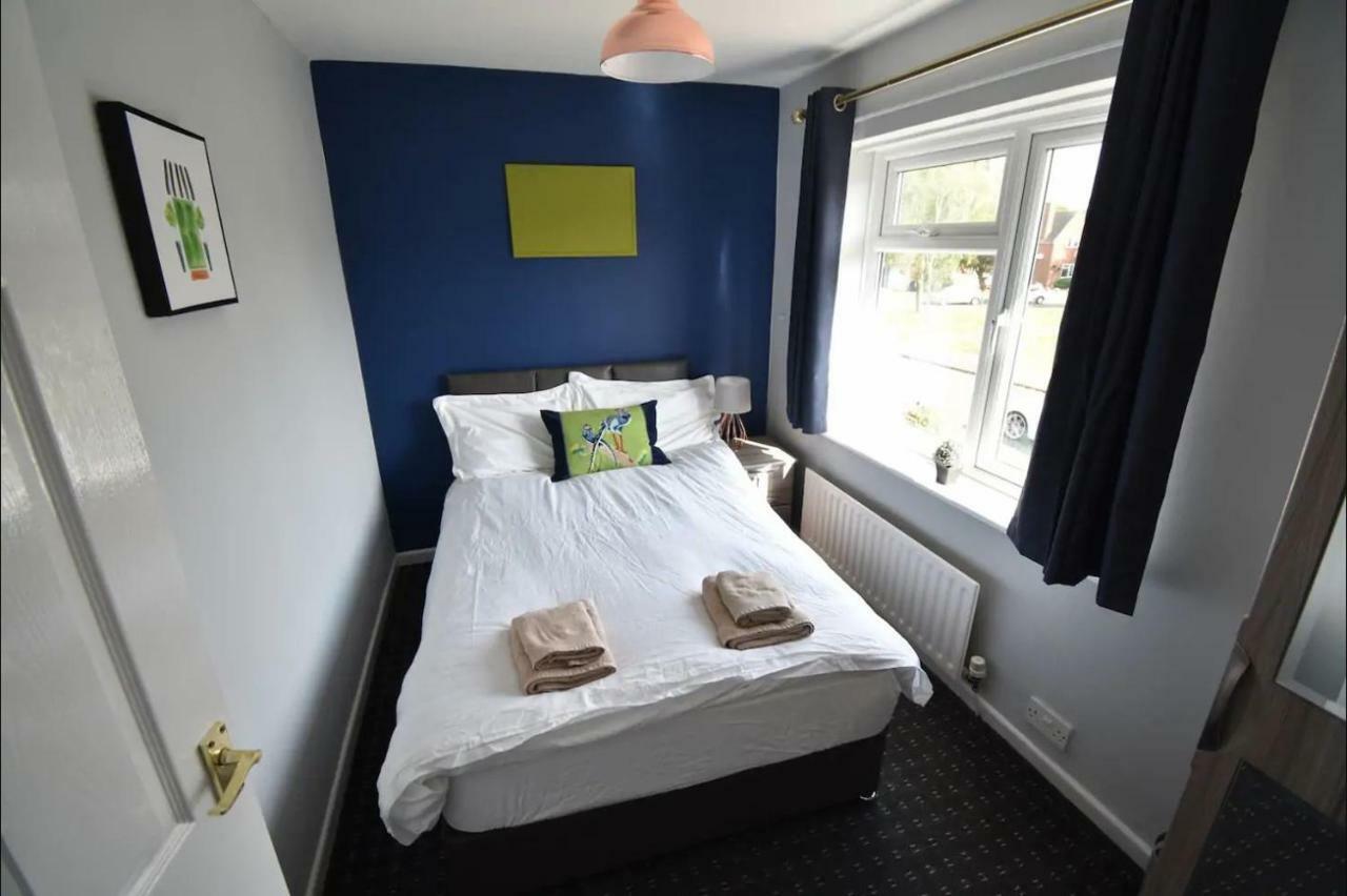 3-Bedroom Comfy Home In Solihull Bagian luar foto