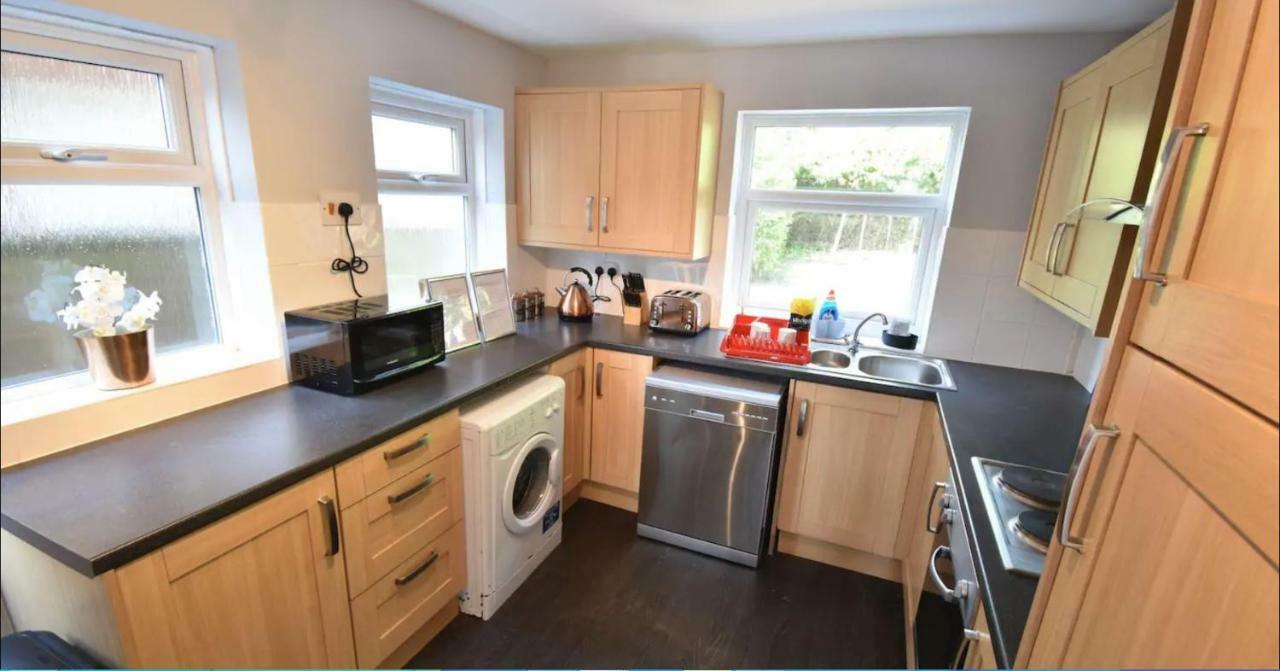 3-Bedroom Comfy Home In Solihull Bagian luar foto