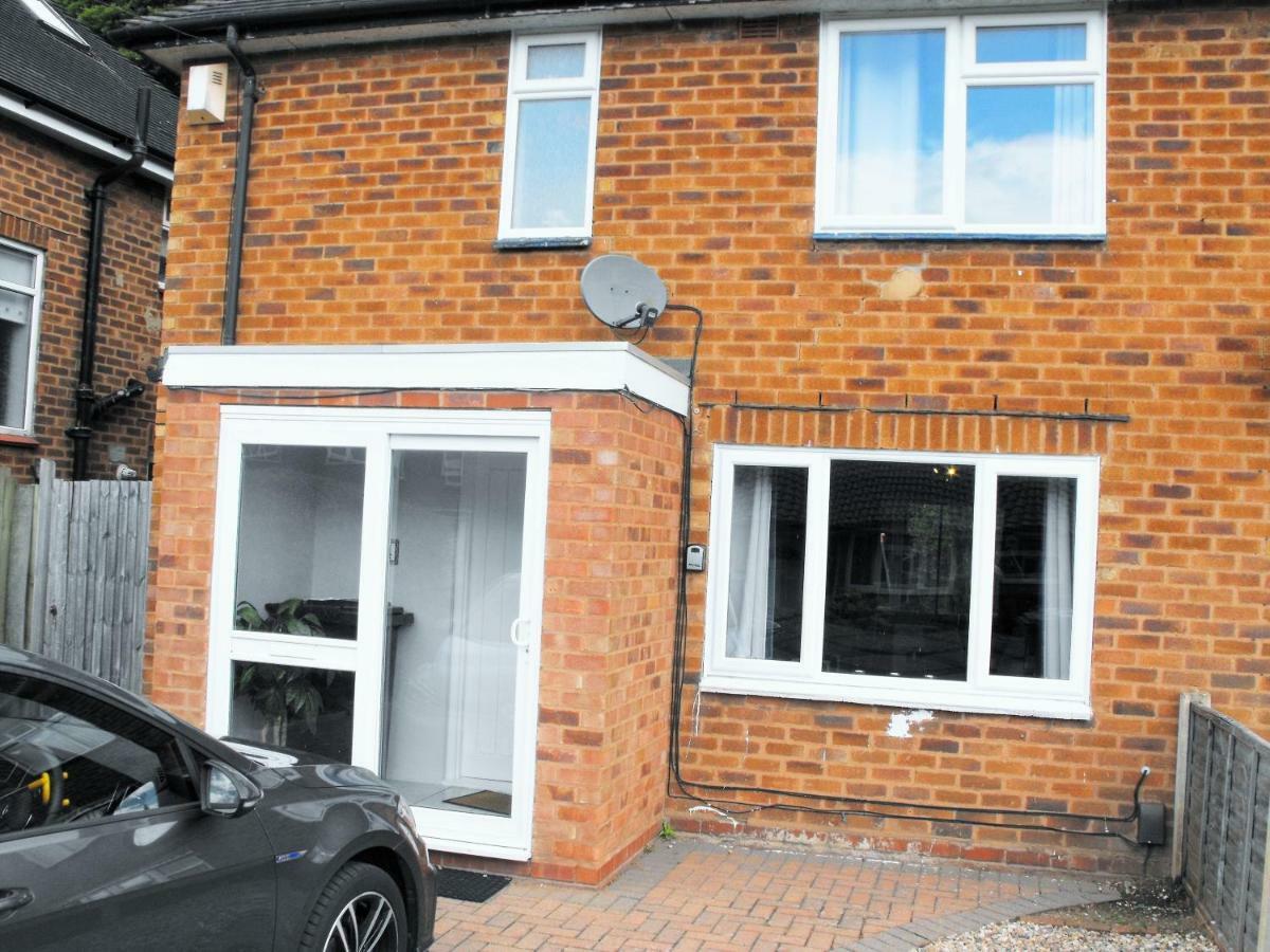 3-Bedroom Comfy Home In Solihull Bagian luar foto
